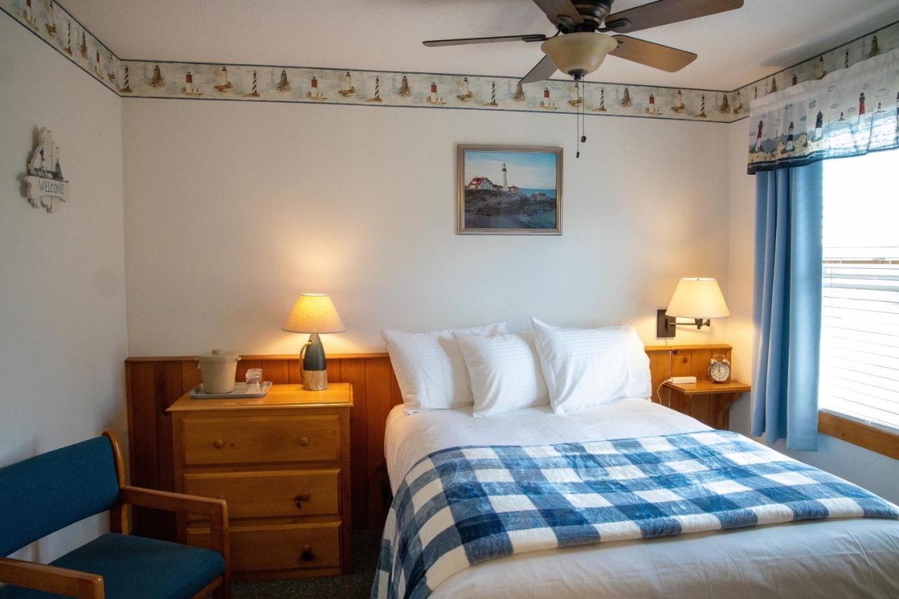 Isleview Motel & Cottages Trenton Eksteriør bilde