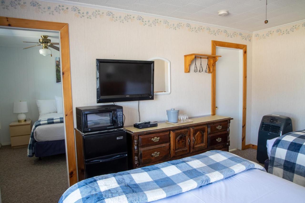 Isleview Motel & Cottages Trenton Eksteriør bilde